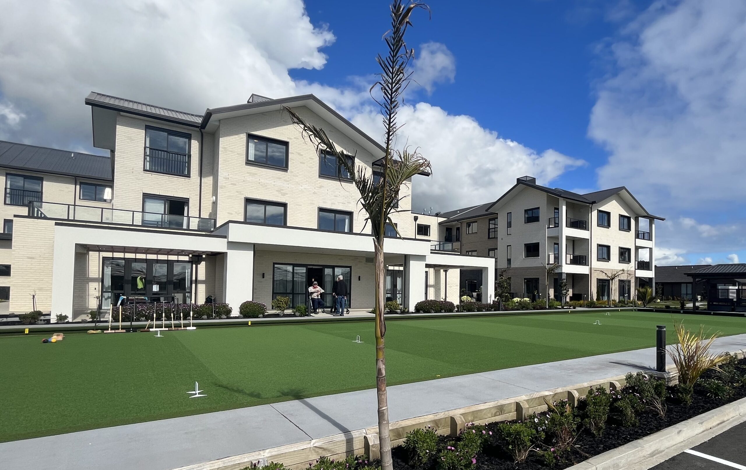 Summerset on Pohutukawa