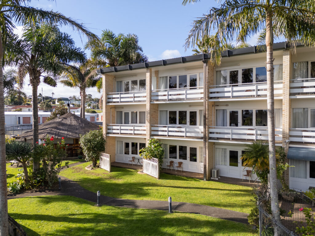 best time to repaint your commercial building